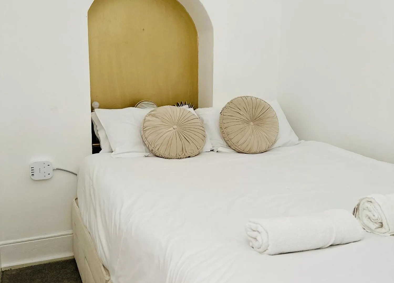 Seafront Party Houses For Hens, Stags & Groups Brighton Apartment
